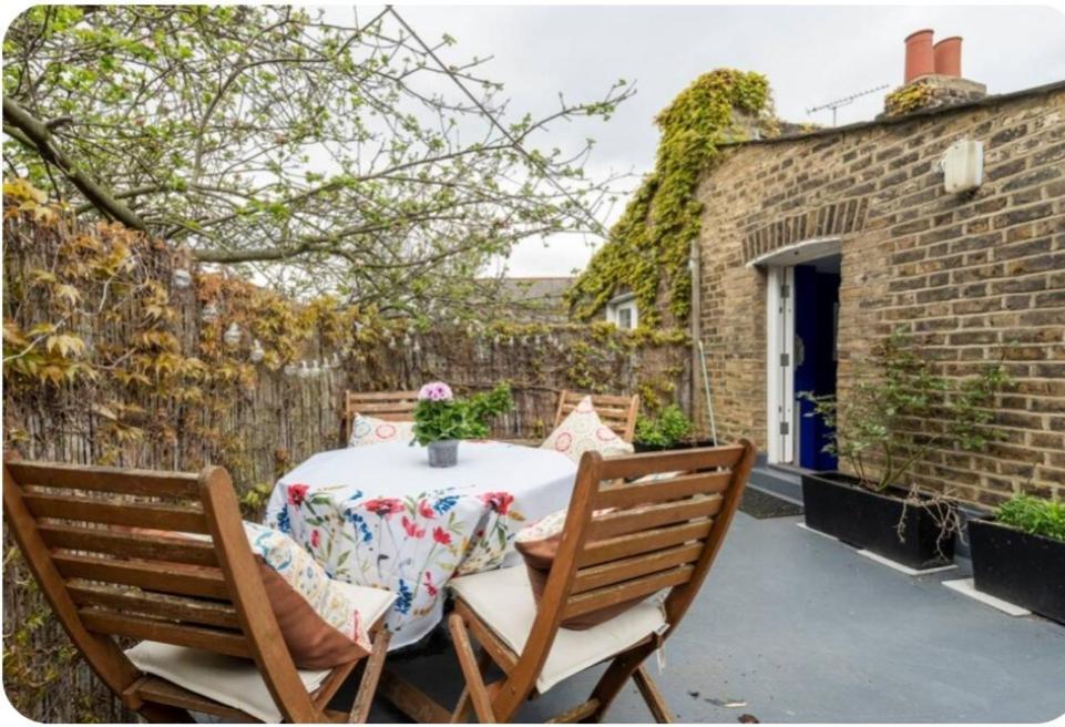 Stylish Room With Private Bath & Terrace In Super Central Clapham Junction Minutes From Victoria, Waterloo Londyn Zewnętrze zdjęcie